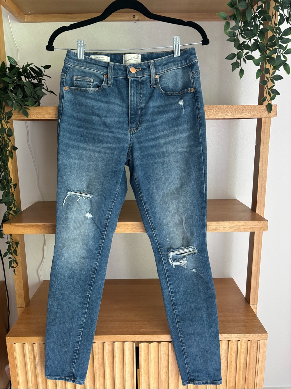 Universal Thread High Rise Skinny Distressed Blue Jeans